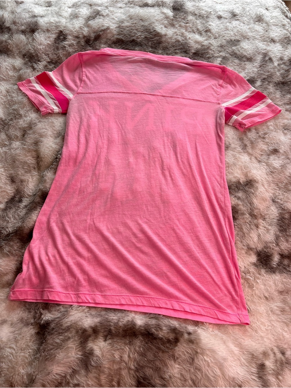 PINK Victoria's Secret Hot Pink V-Neck Tee with White '86' Graphic - Picture 2 of 7